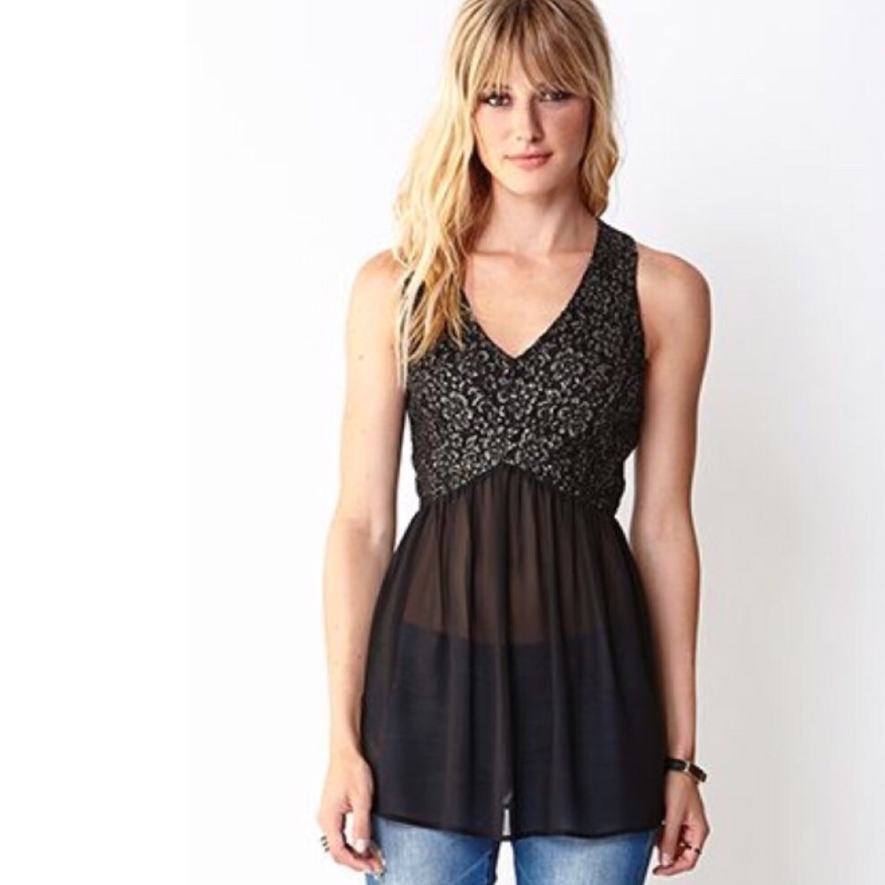 Striking metallic top, Forever 21. NWOT